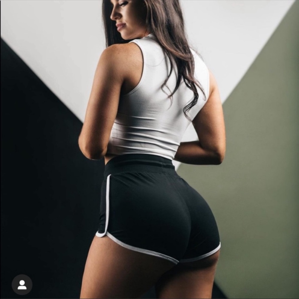 Alphalete curve shorts